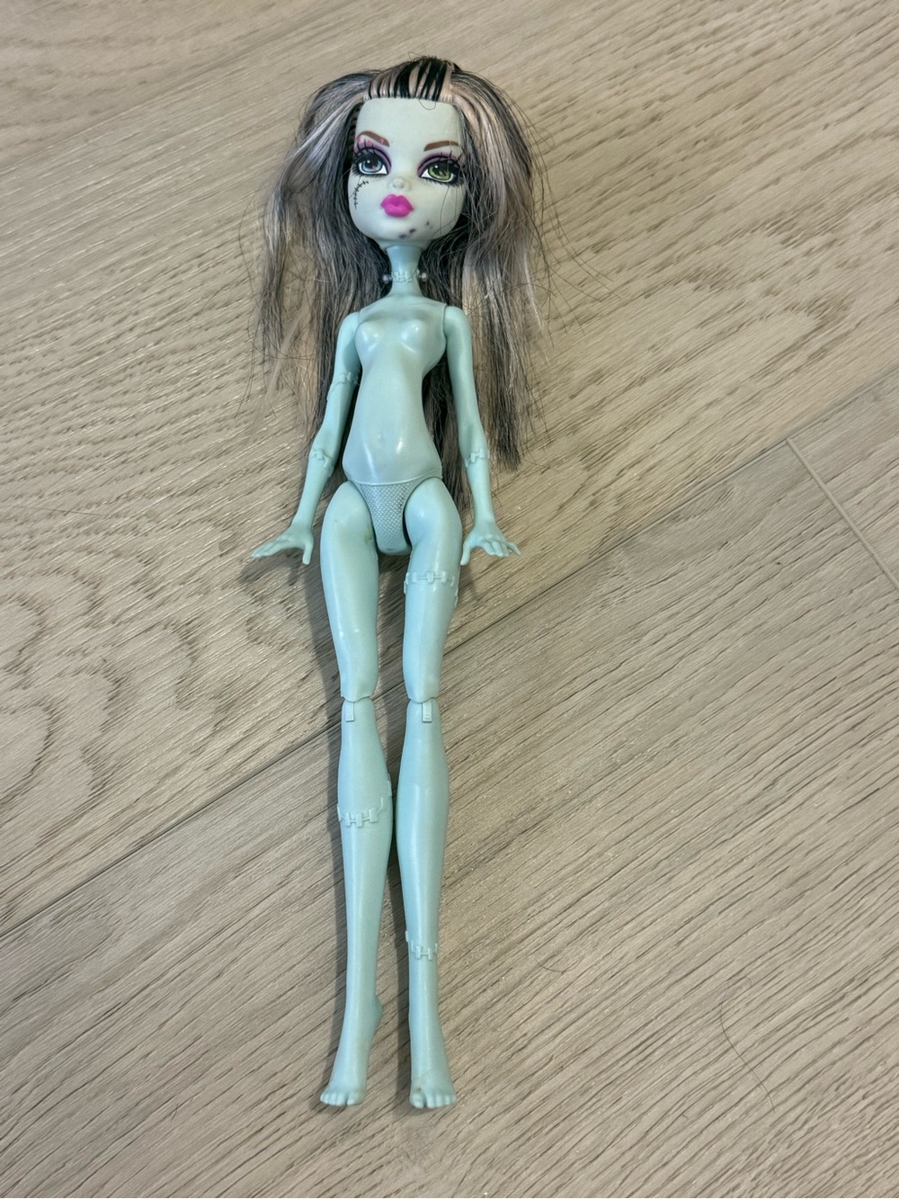 Monster High ~ Frankie Stein Doll Mattel Nude 2008 1st Wave Ghouls Pink Lips